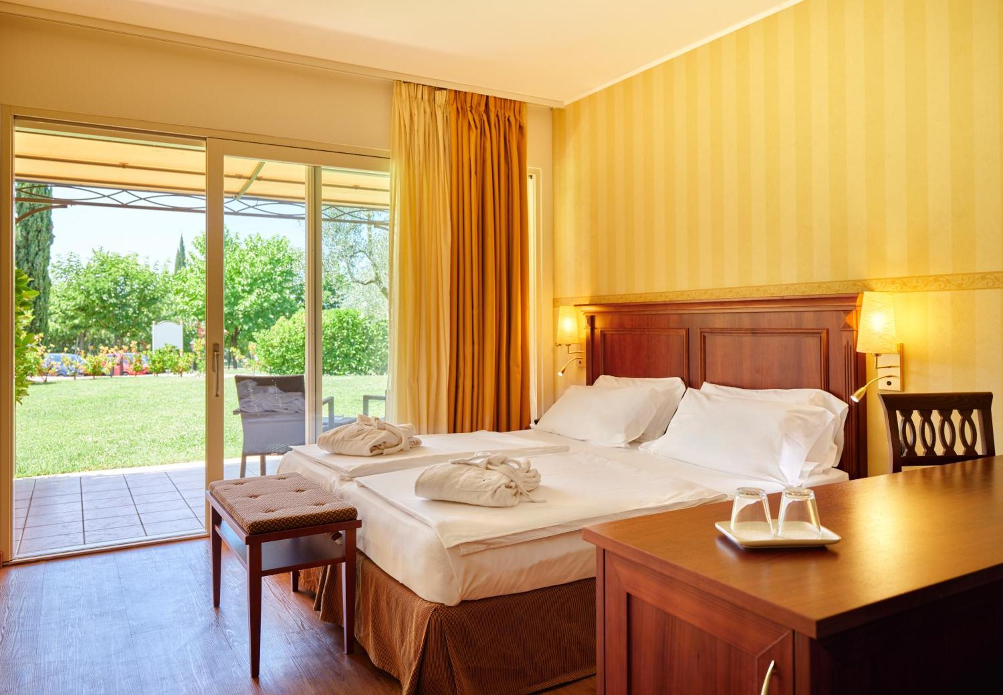 Hotel Boffenigo - The Golden Hour Costermano Ngoại thất bức ảnh
