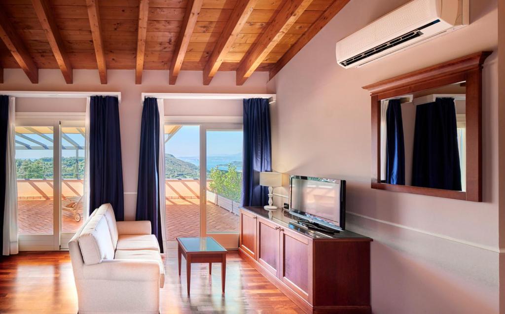 Hotel Boffenigo - The Golden Hour Costermano Ngoại thất bức ảnh