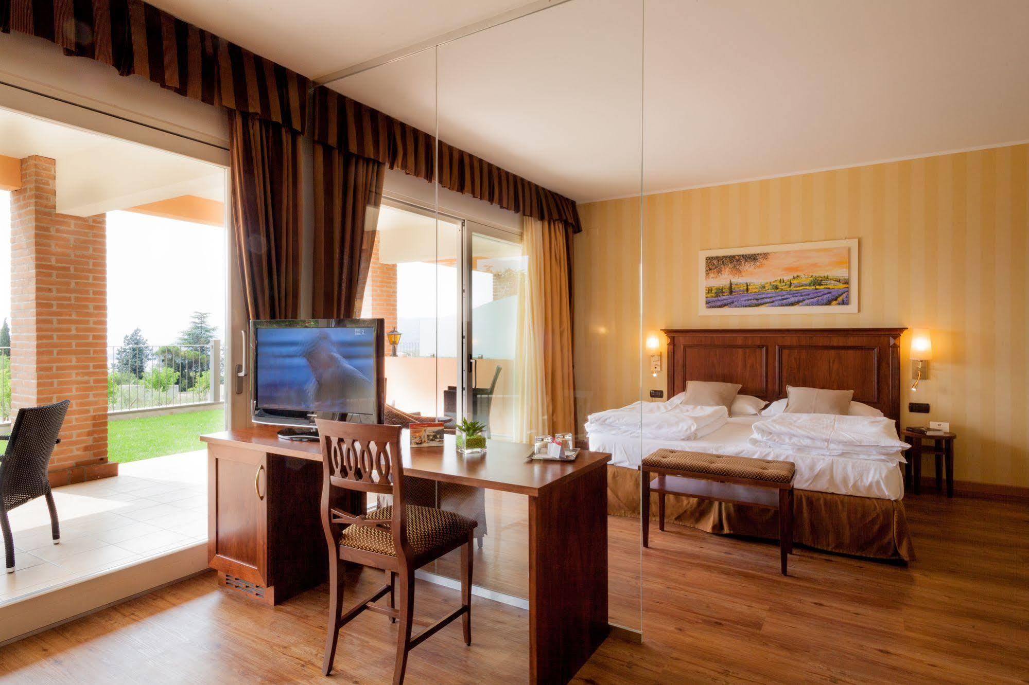 Hotel Boffenigo - The Golden Hour Costermano Ngoại thất bức ảnh
